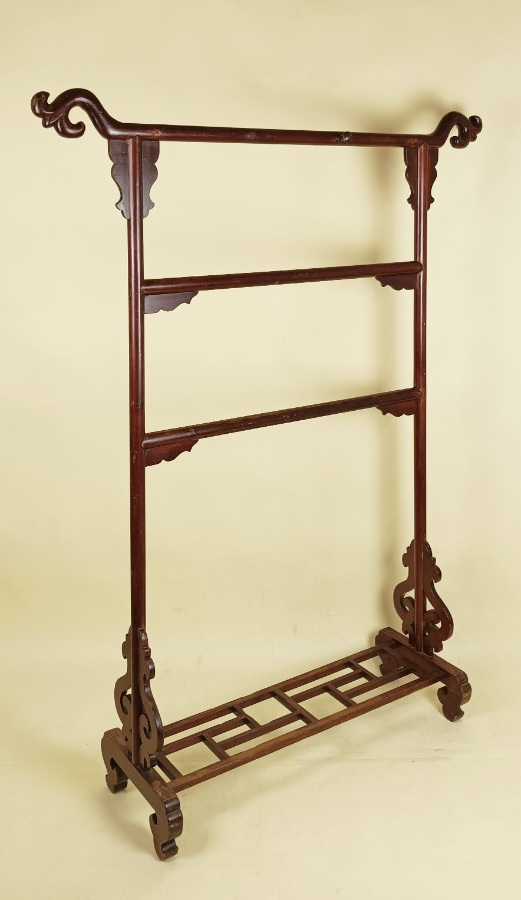 An antique Chinese hardwood clothing rack (2).jpg